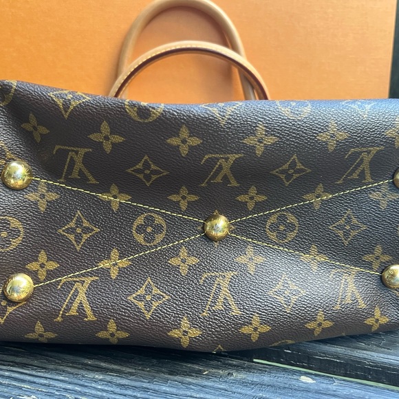 L V Rivoli PM in excellent condition - Picture 5 of 11